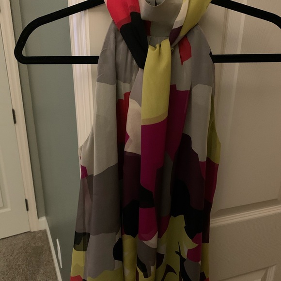 Blouse-Silk Halter Neck- Small- Striking-Size 2-Great preowned like new- - Picture 3 of 10